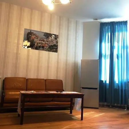 Comfy Peitavas Street 아파트 *
