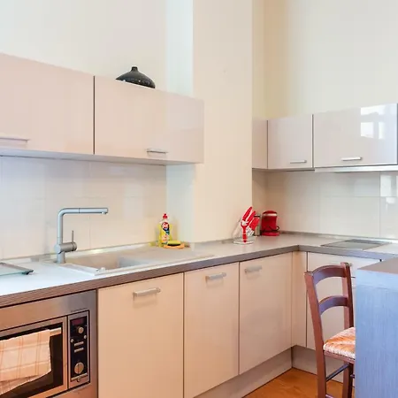 Comfy Peitavas Street 아파트